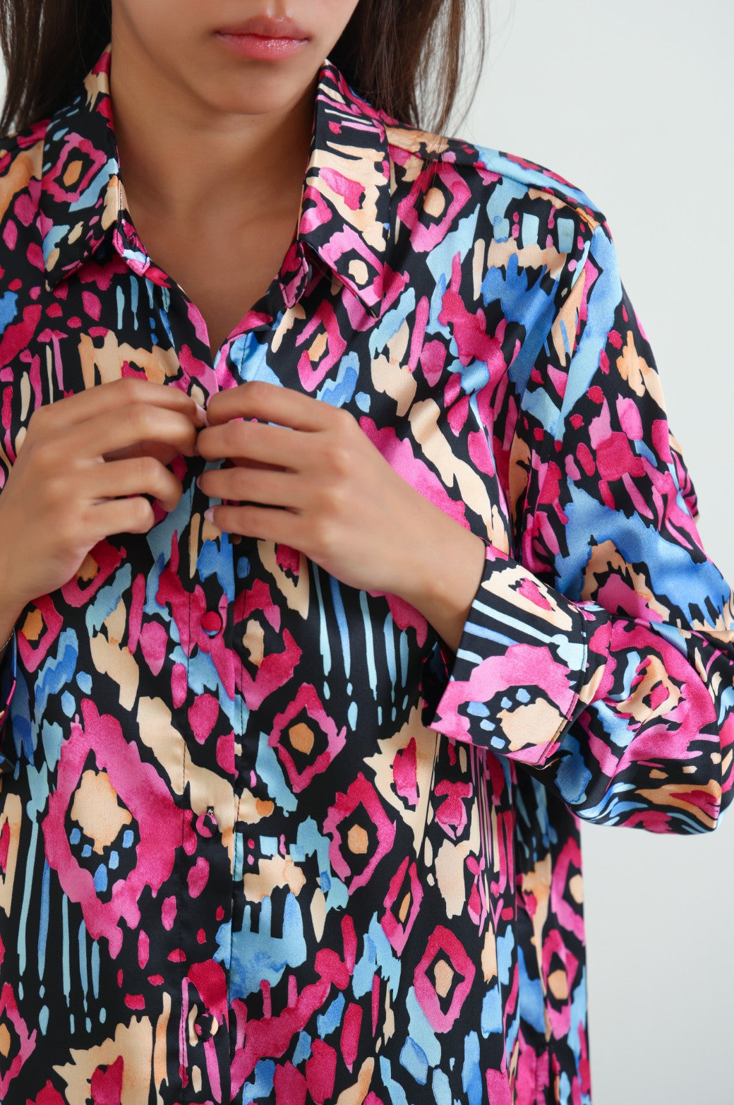 BLACK RETRO SILK BUTTON DOWN