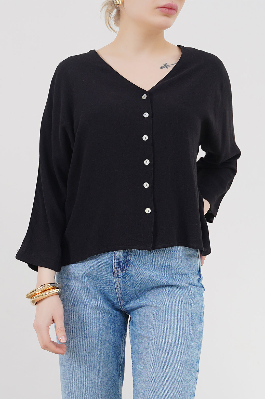 BLACK FLOWY DAY BLOUSE