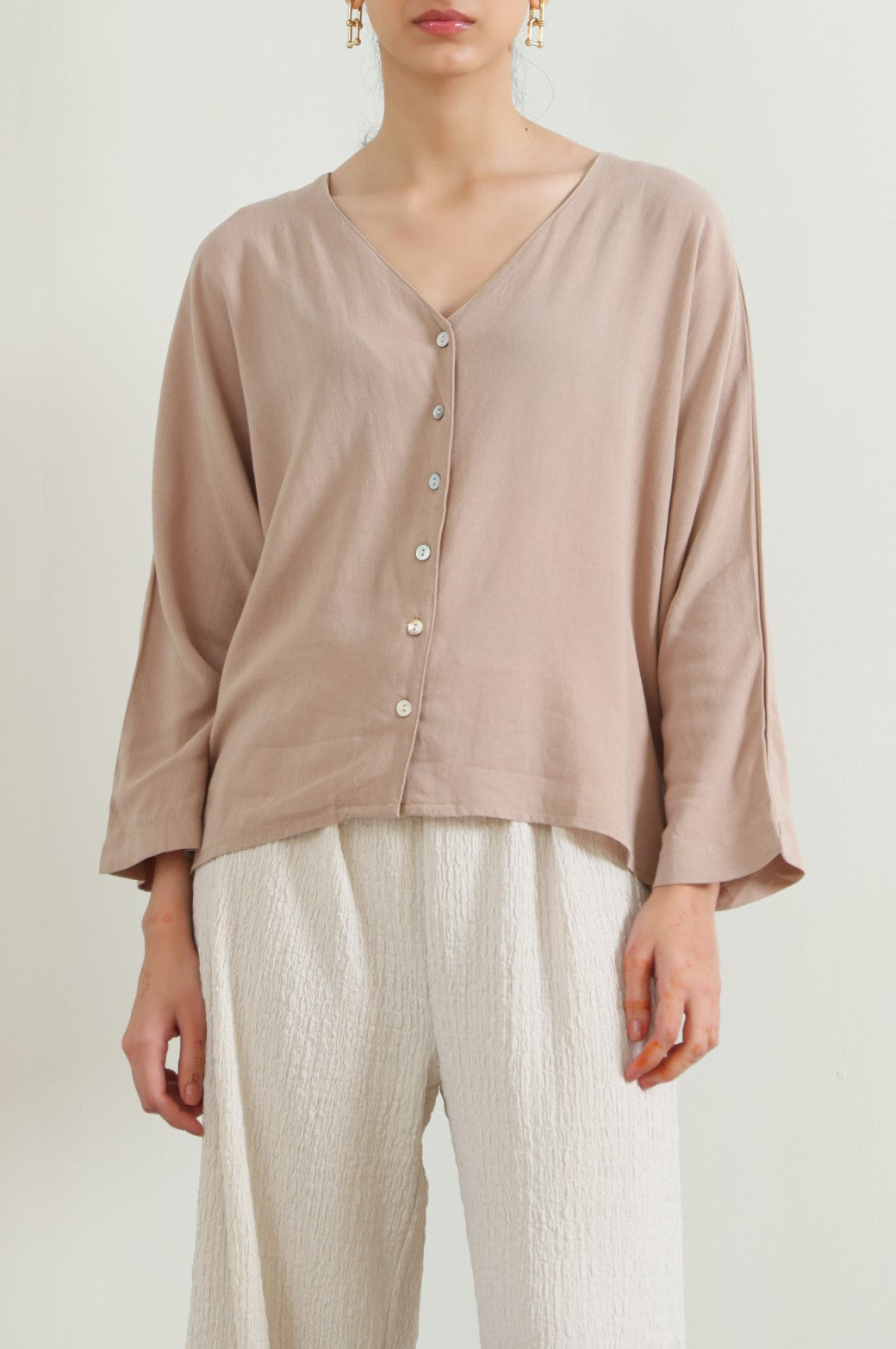 KHAKI FLOWY DAY BLOUSE