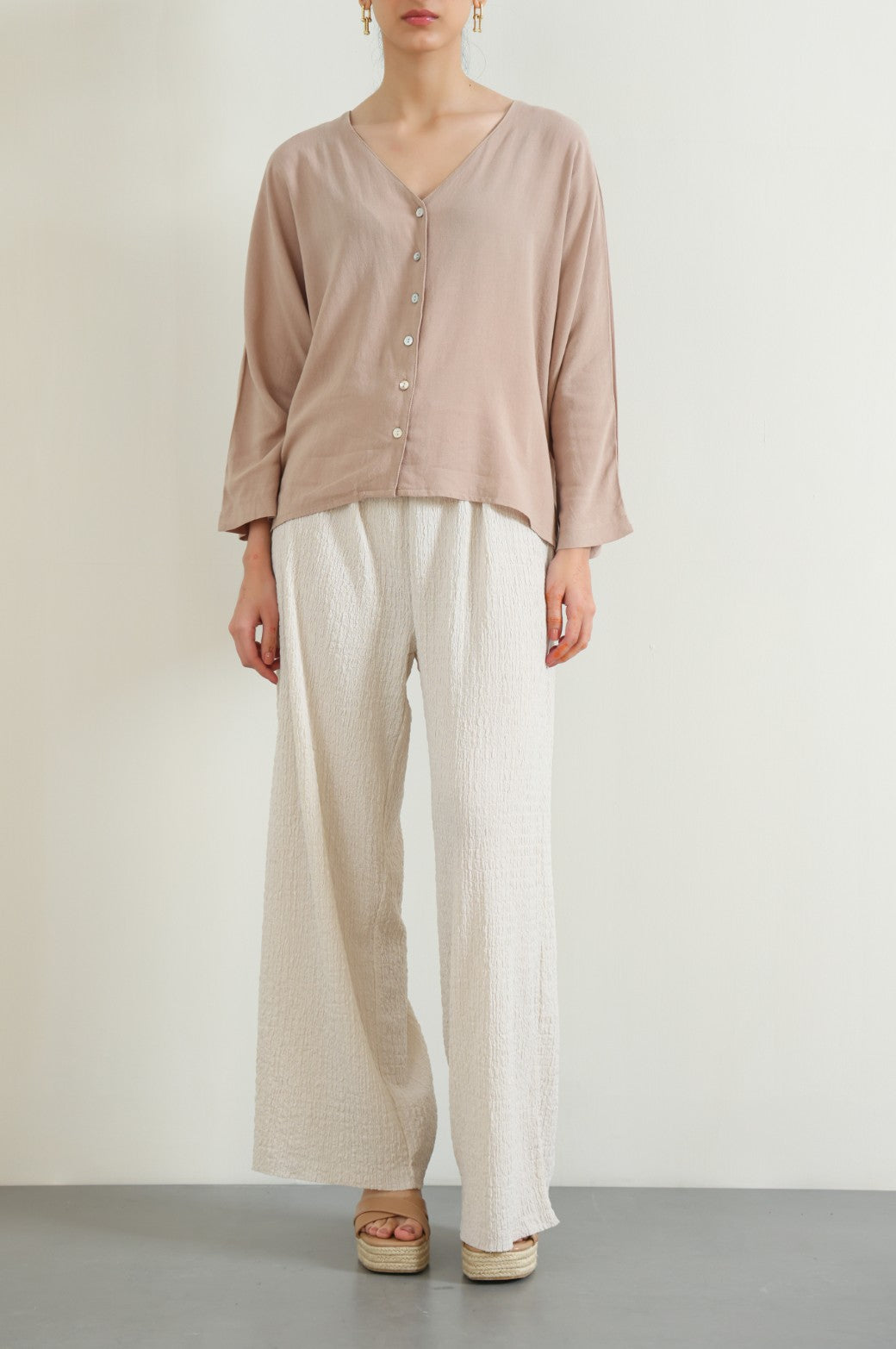 KHAKI FLOWY DAY BLOUSE