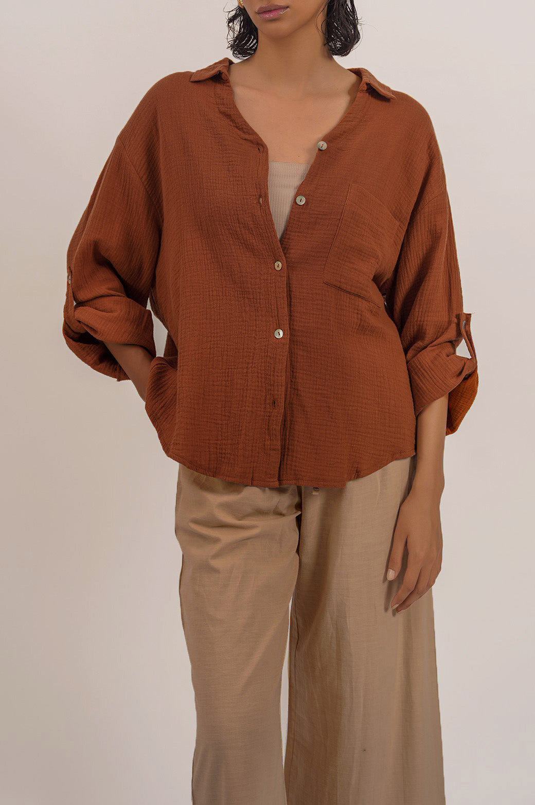 TAN BASIC MUSLIN BUTTON DOWN