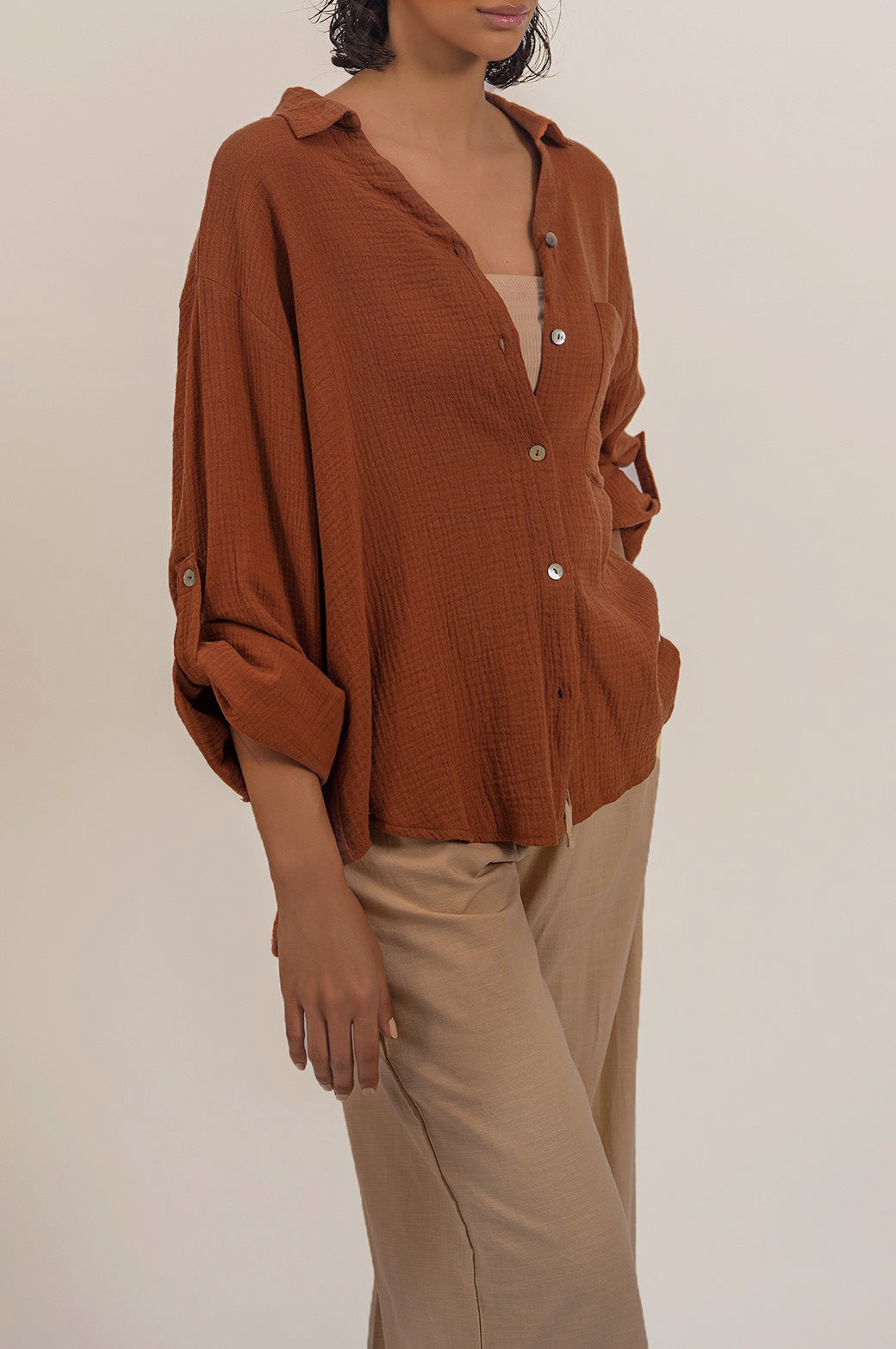 TAN BASIC MUSLIN BUTTON DOWN