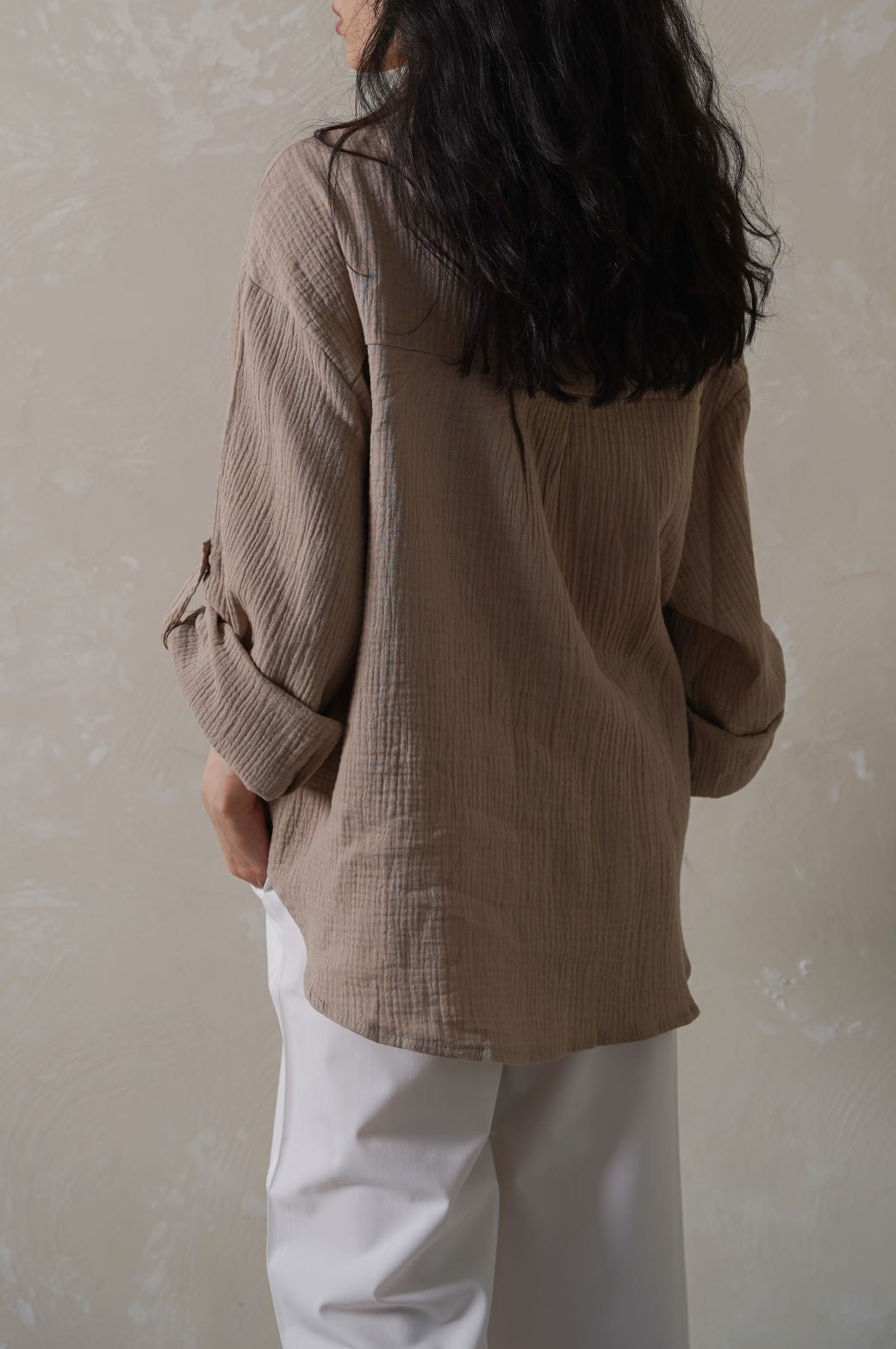 TAUPE BASIC MUSLIN BUTTON DOWN