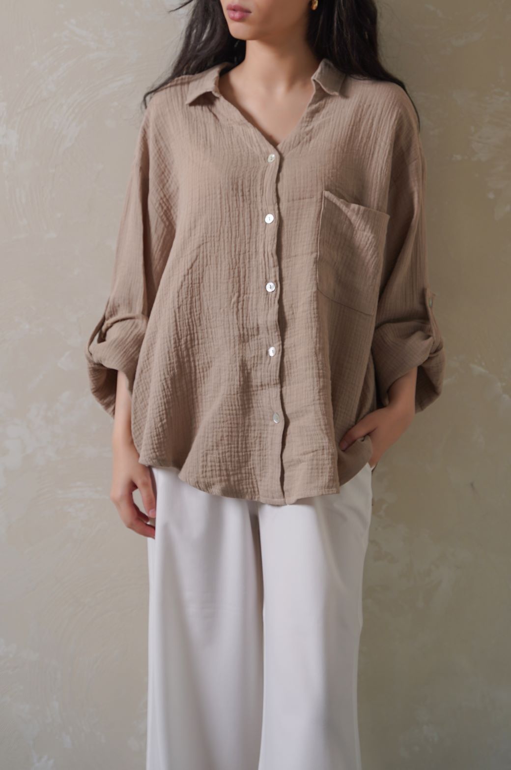 TAUPE BASIC MUSLIN BUTTON DOWN