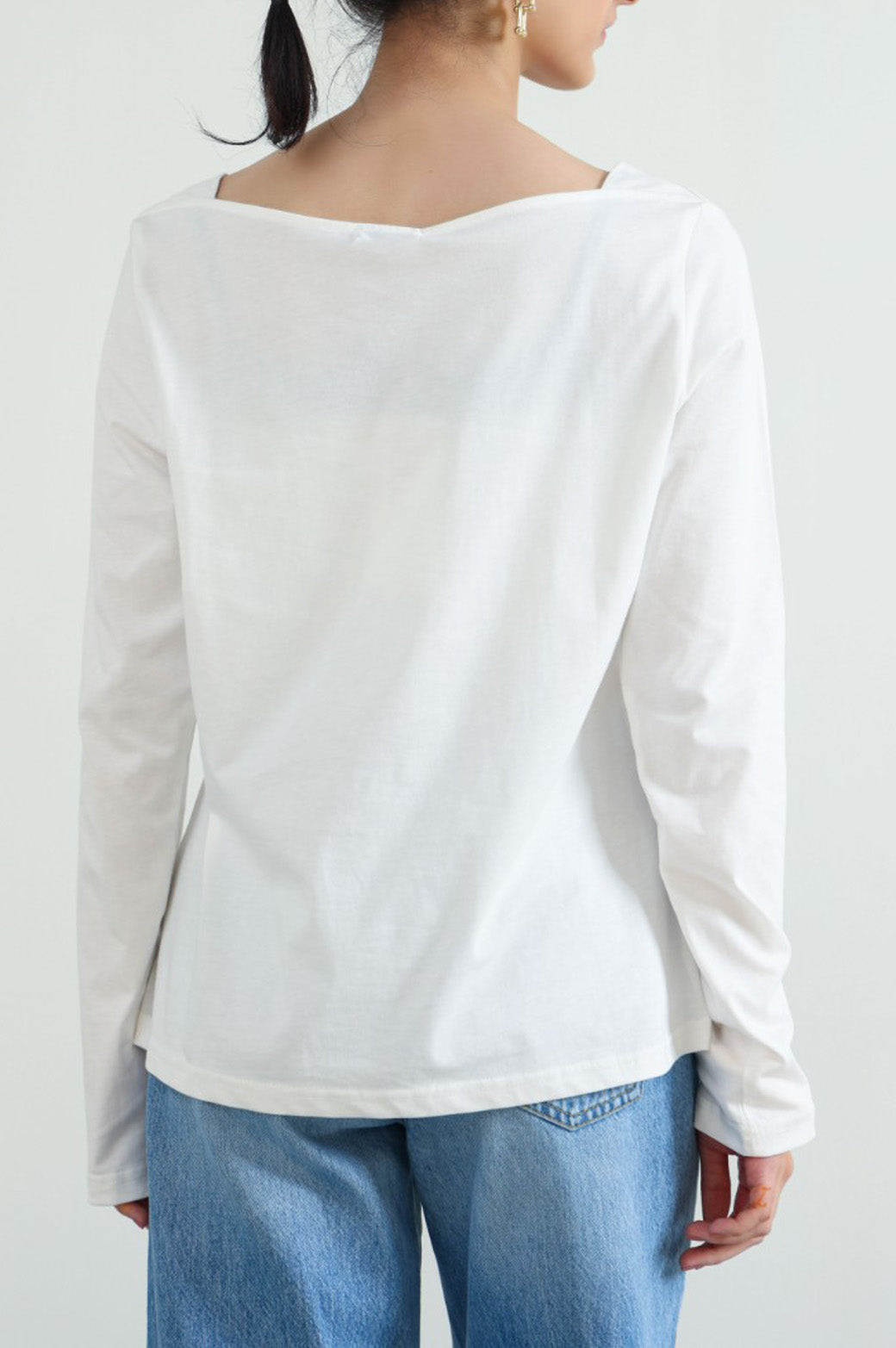 WHITE WIDE-NECK TEE