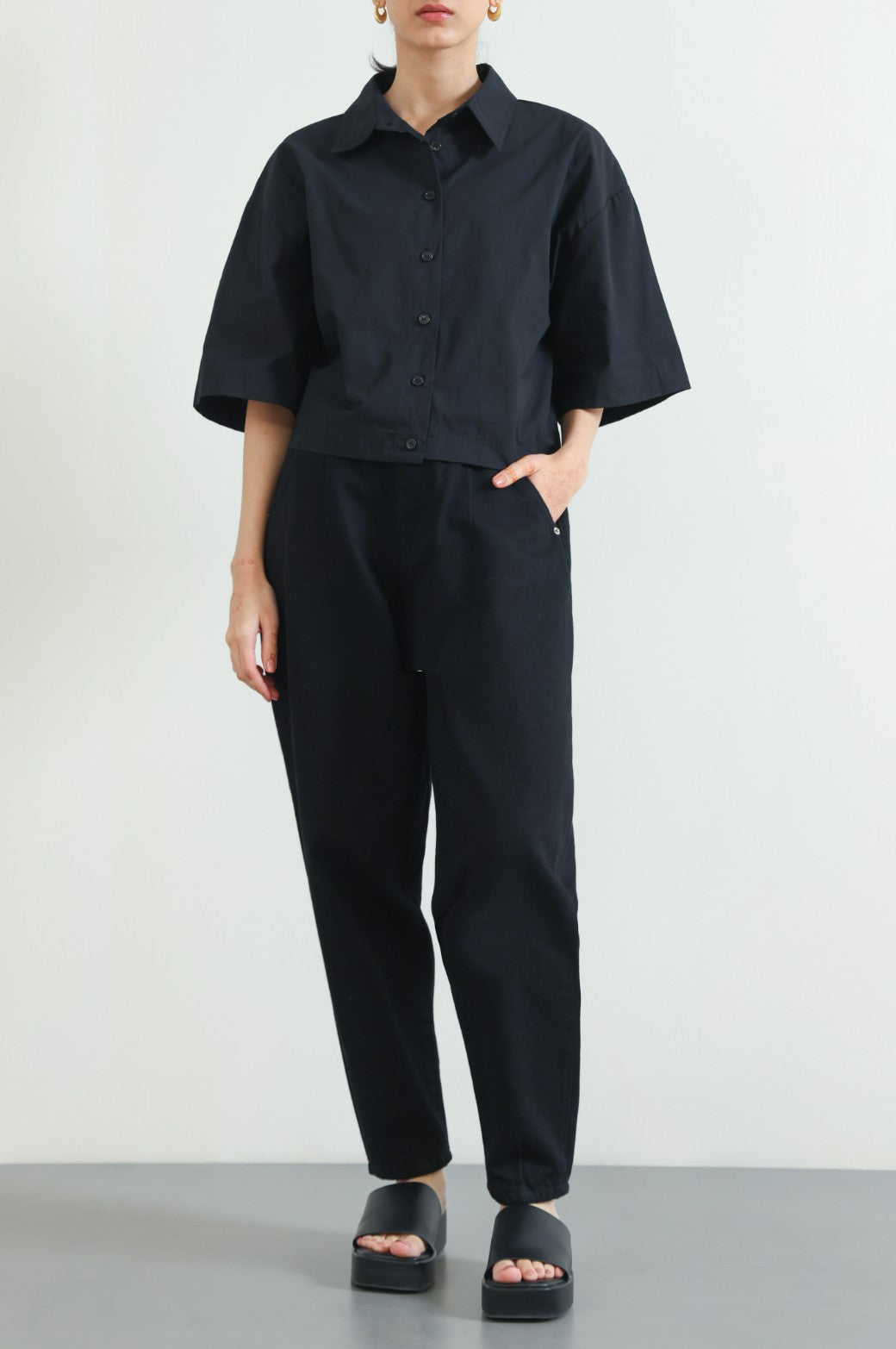 BLACK SHORT SHIRT WITH STRETCHY BACK
