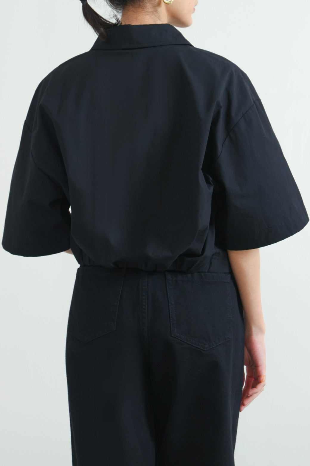 BLACK SHORT SHIRT WITH STRETCHY BACK
