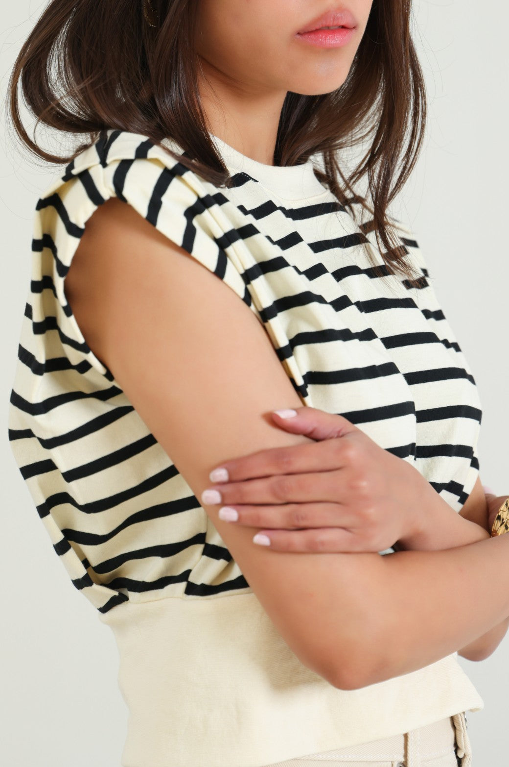 CREAM CROPPED SHOULDER T-SHIRT