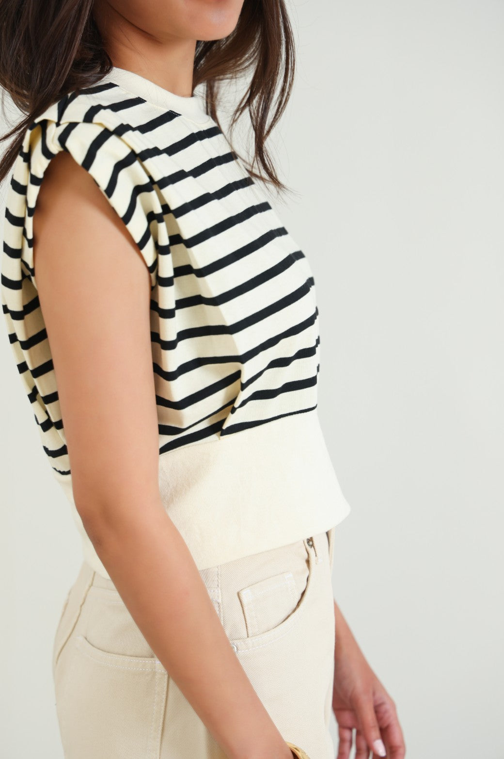 CREAM CROPPED SHOULDER T-SHIRT