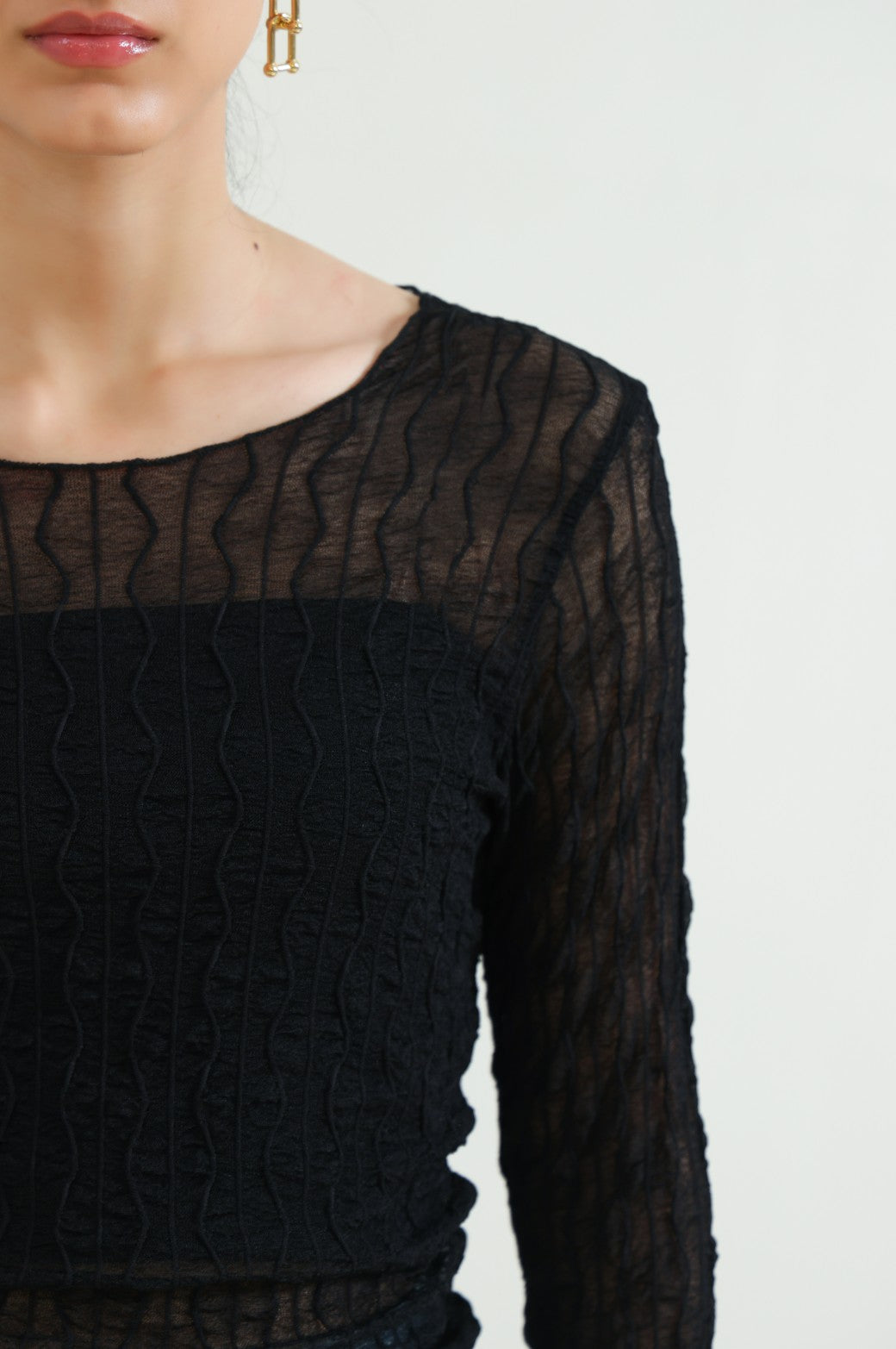 BLACK STRETCHY MESH TOP