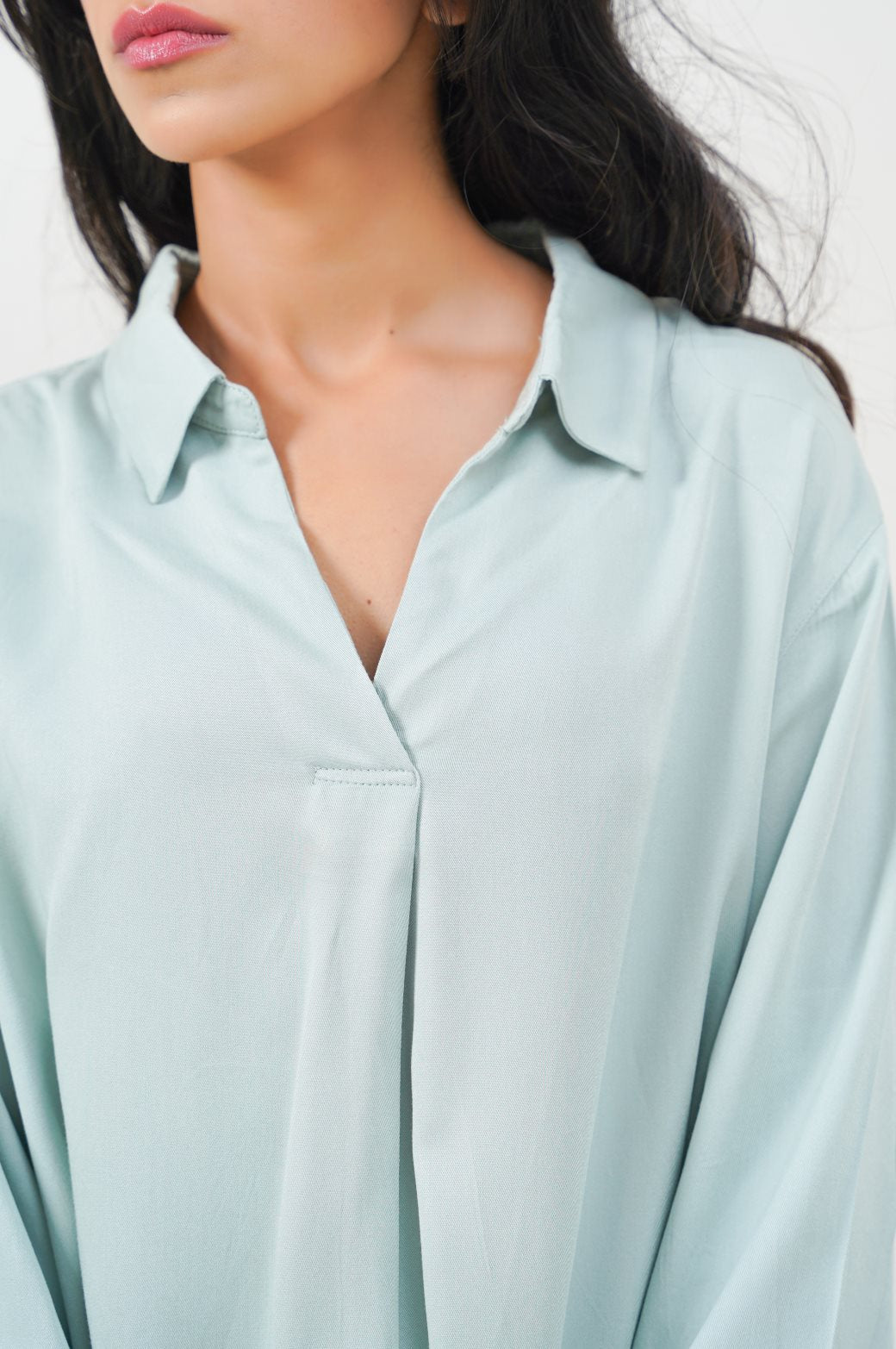 GREEN EVERYDAY PLEATED BLOUSE