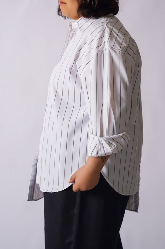 WHITE CURVE ASYMMETRIC SHIRT