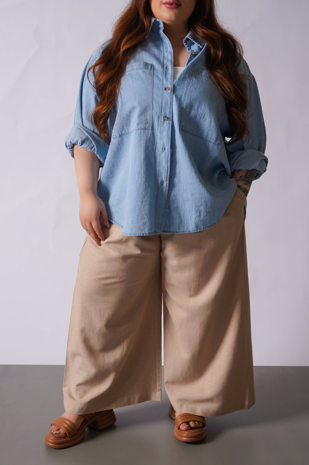 MID BLUE CURVE DENIM SHIRT