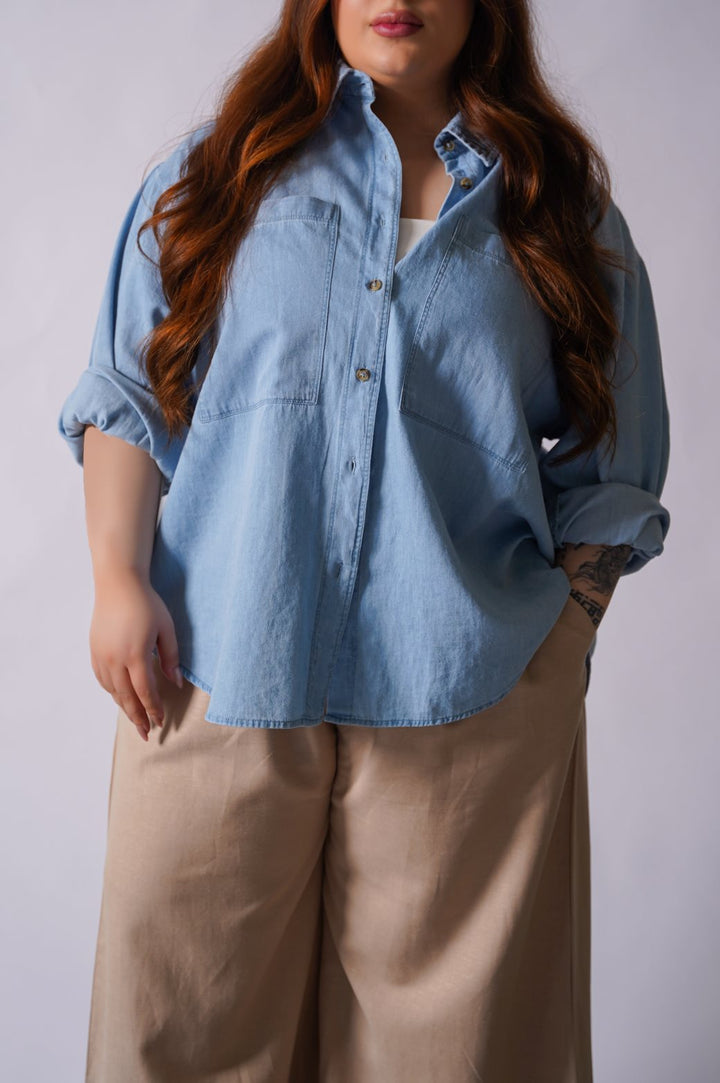 MID BLUE CURVE DENIM SHIRT