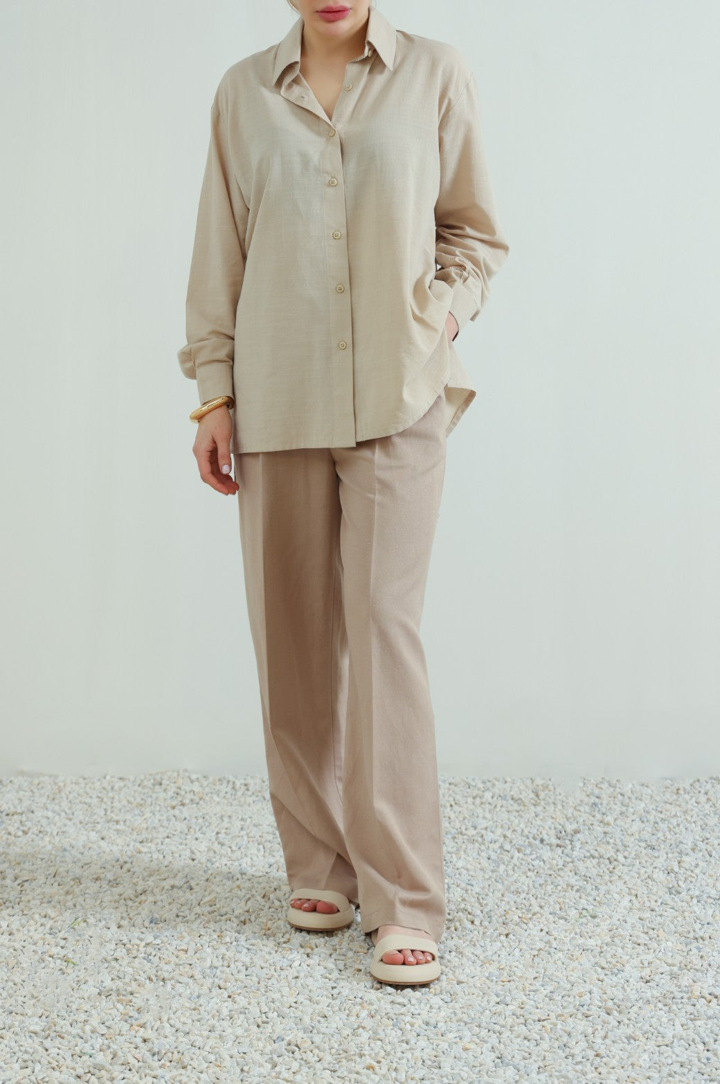 BEIGE BASIC BUTTON DOWN SHIRT