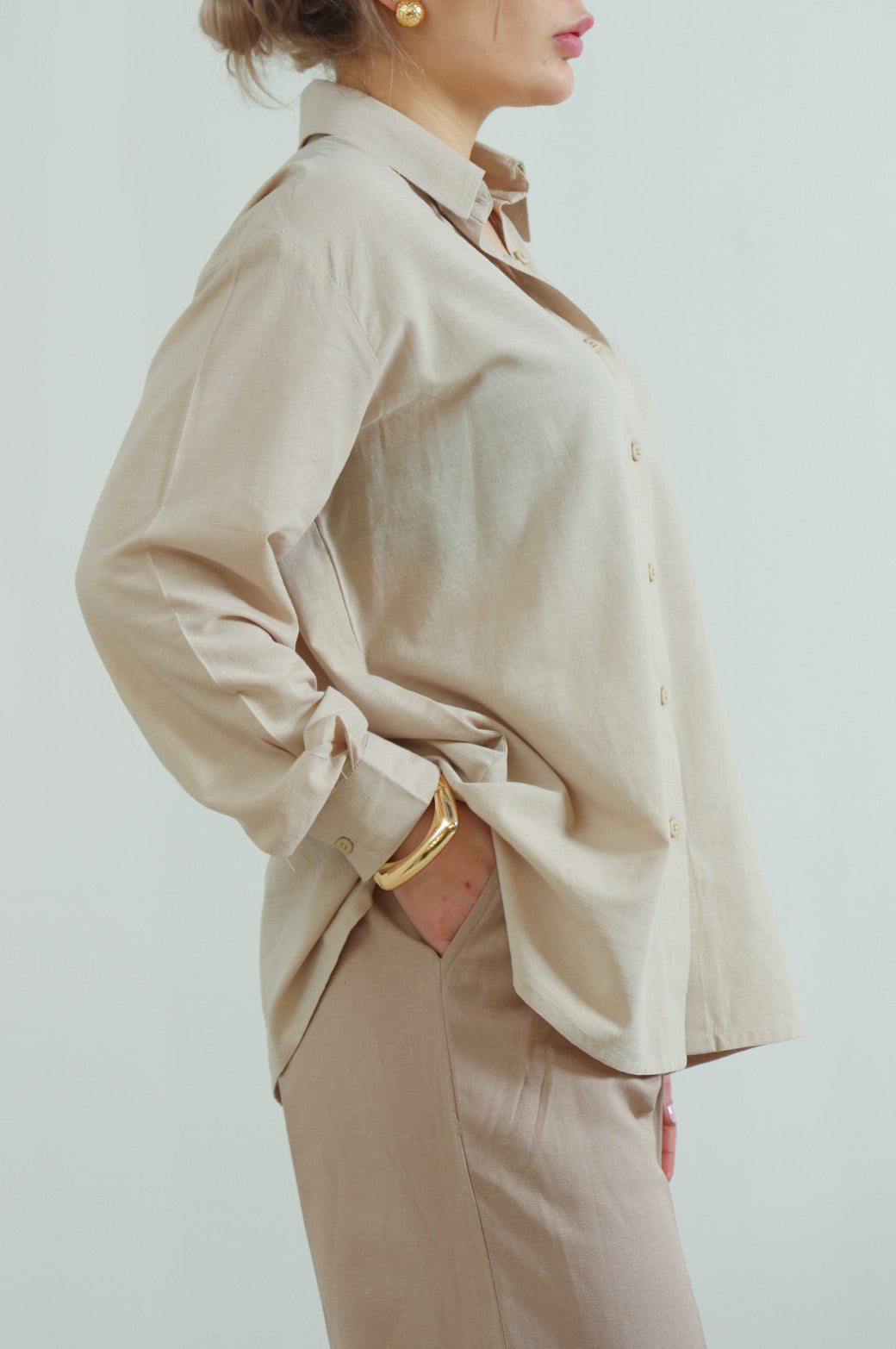 BEIGE BASIC BUTTON DOWN SHIRT