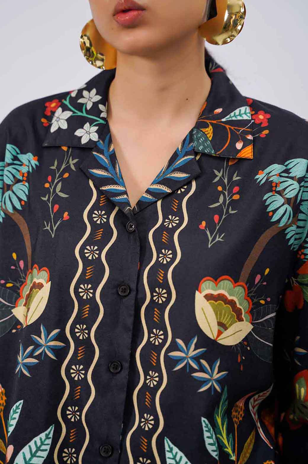 MULTI FOLKLORIC FOREST PRINTED BUTTON DOWN SHIRT