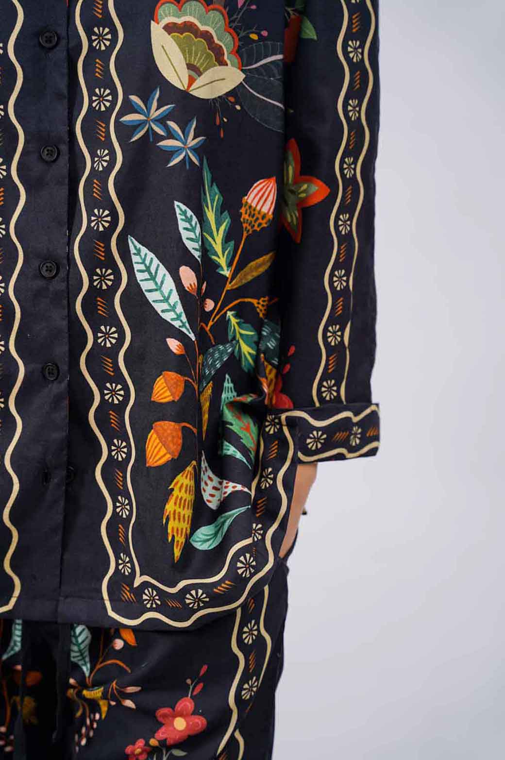 MULTI FOLKLORIC FOREST PRINTED BUTTON DOWN SHIRT