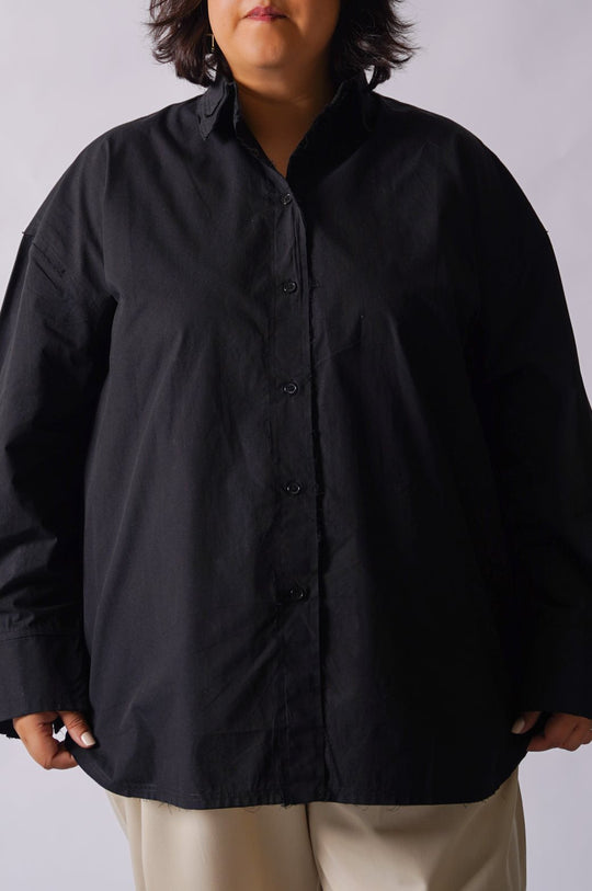 BLACK CURVE FRAYED SHIRT