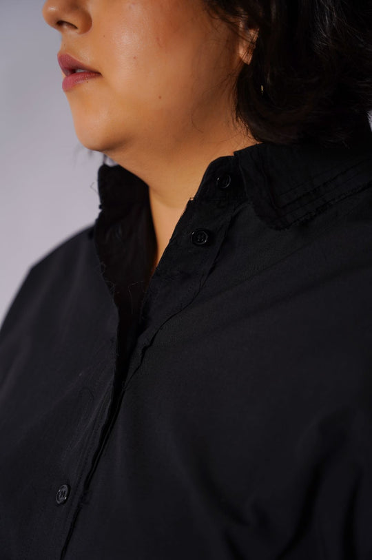 BLACK CURVE FRAYED SHIRT
