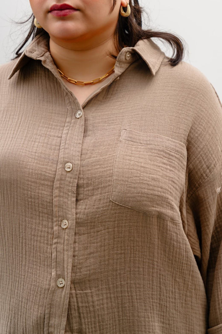 TAUPE CURVE MUSLIN SHIRT