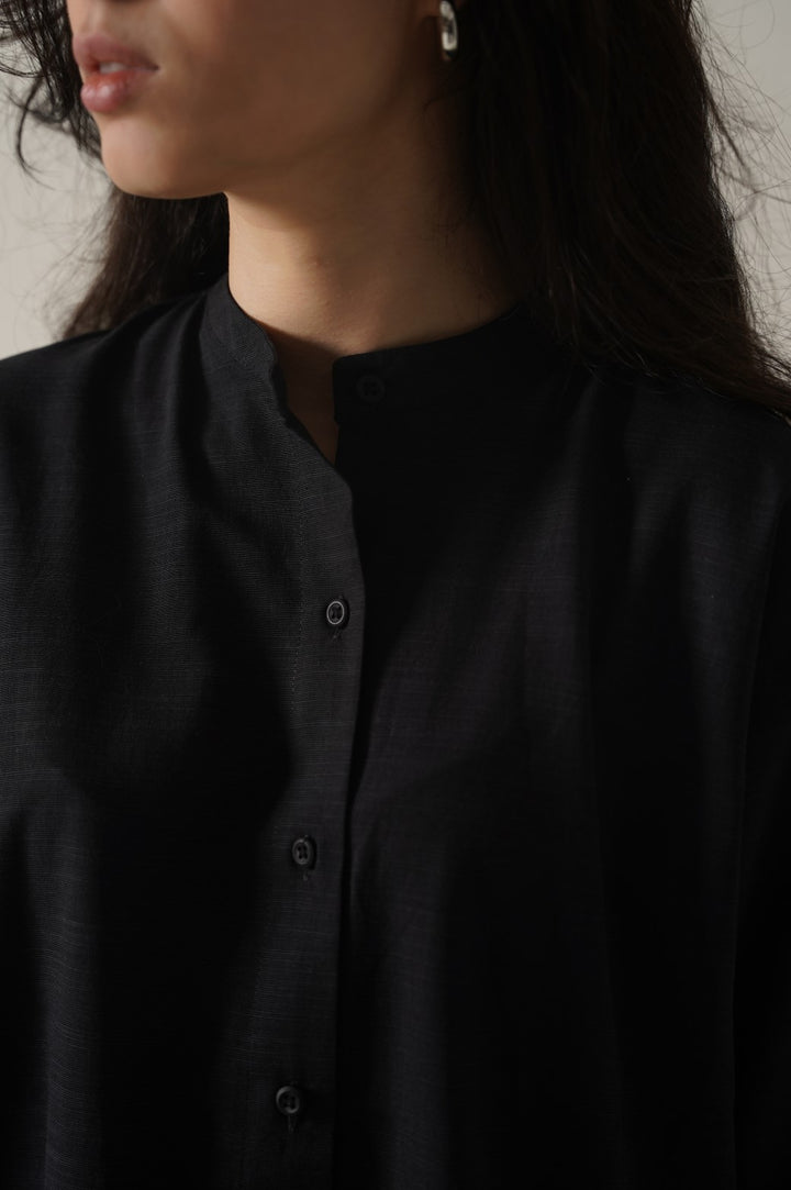 BLACK BAND COLLAR SHIRT