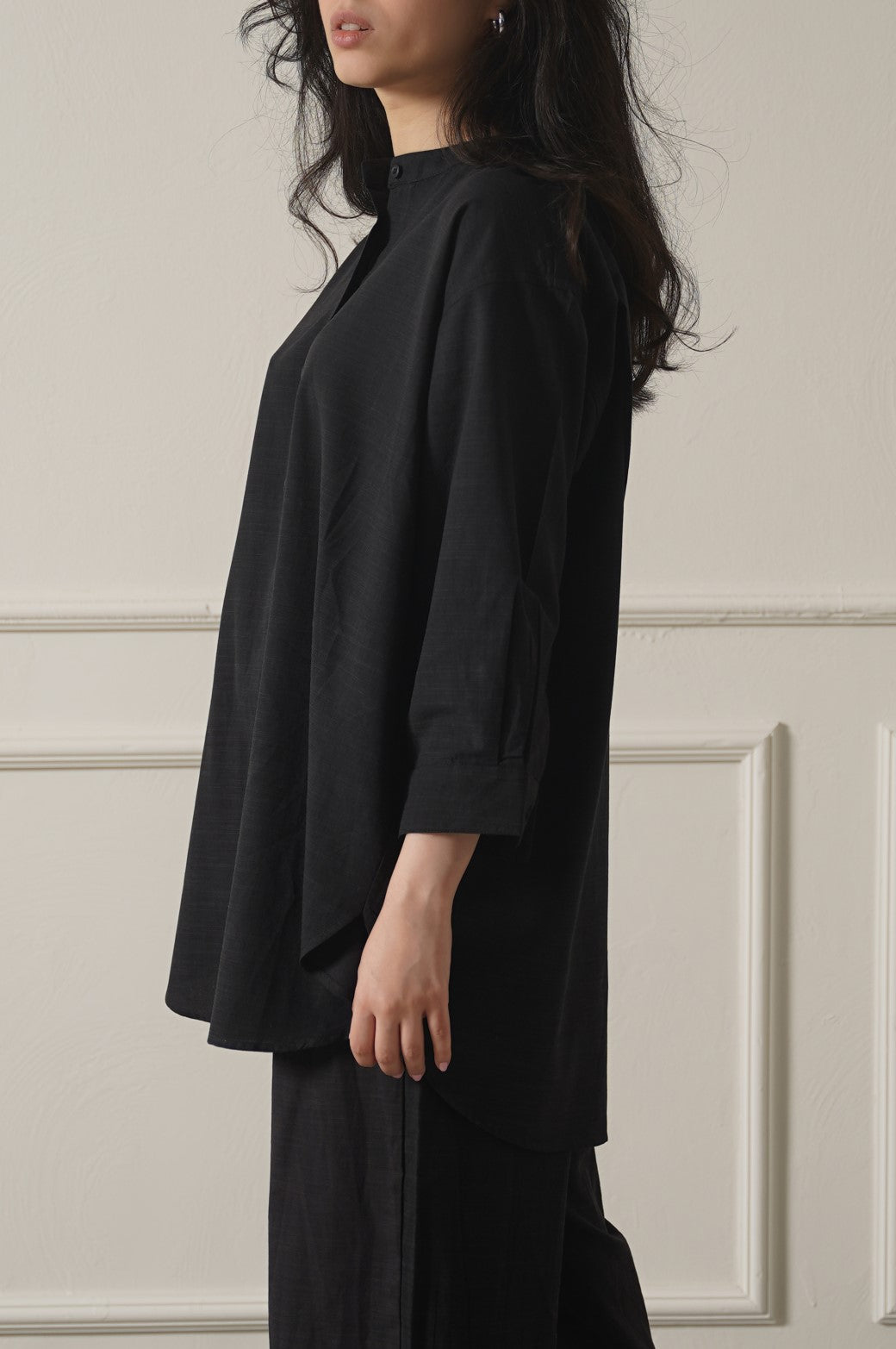 BLACK BAND COLLAR SHIRT