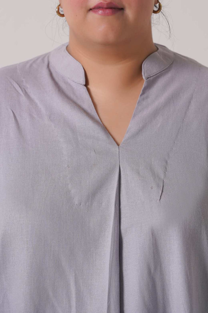 ICE BLUE CURVE LINEN PLEATED BLOUSE