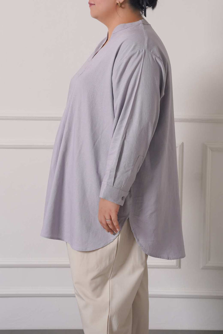 ICE BLUE CURVE LINEN PLEATED BLOUSE