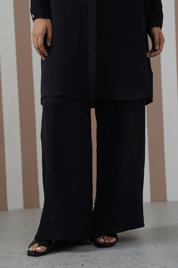 SLINKY WIDE LEG PANTS