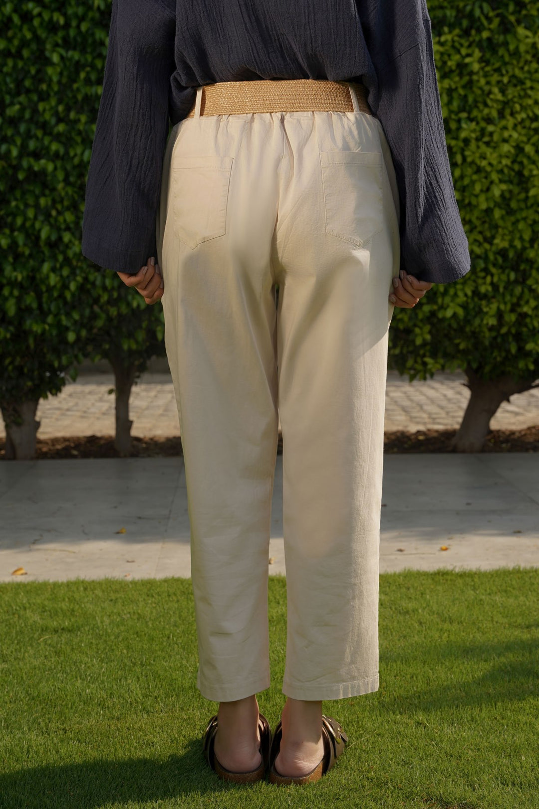 CREAM TAPERED COTTON PANTS WITH BELT
