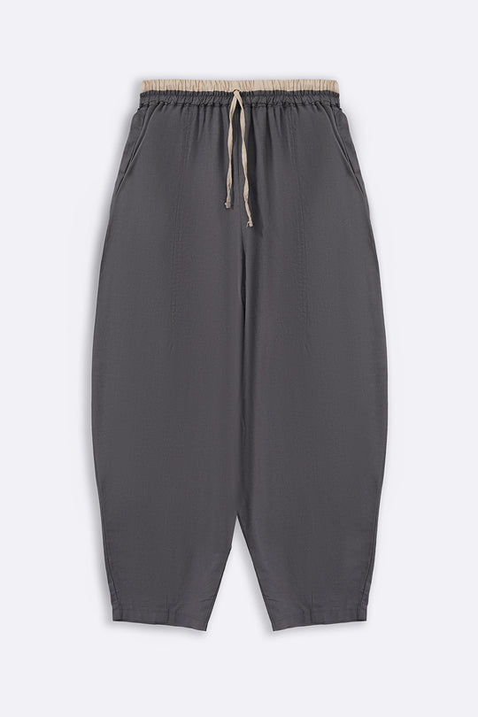 GREY EASY BARREL PANTS