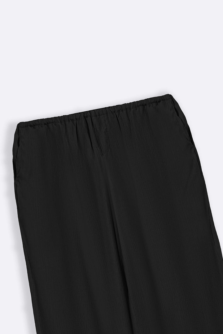 BLACK FLOWY TEXTURED PANTS