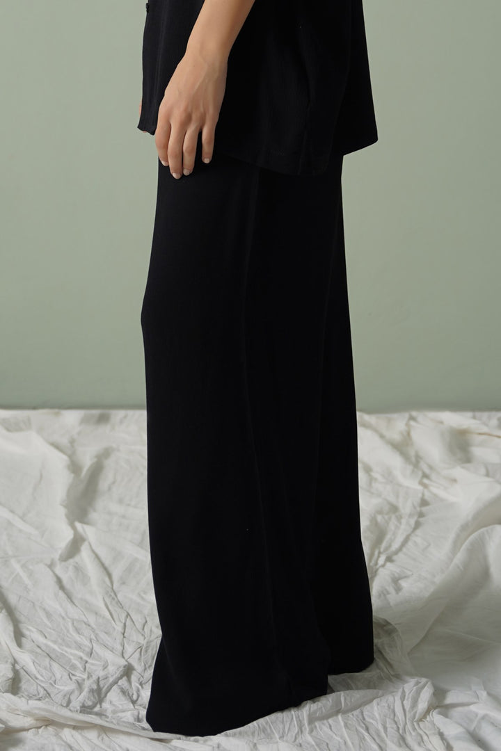 BLACK LONG DRAWSTRING TROUSERS
