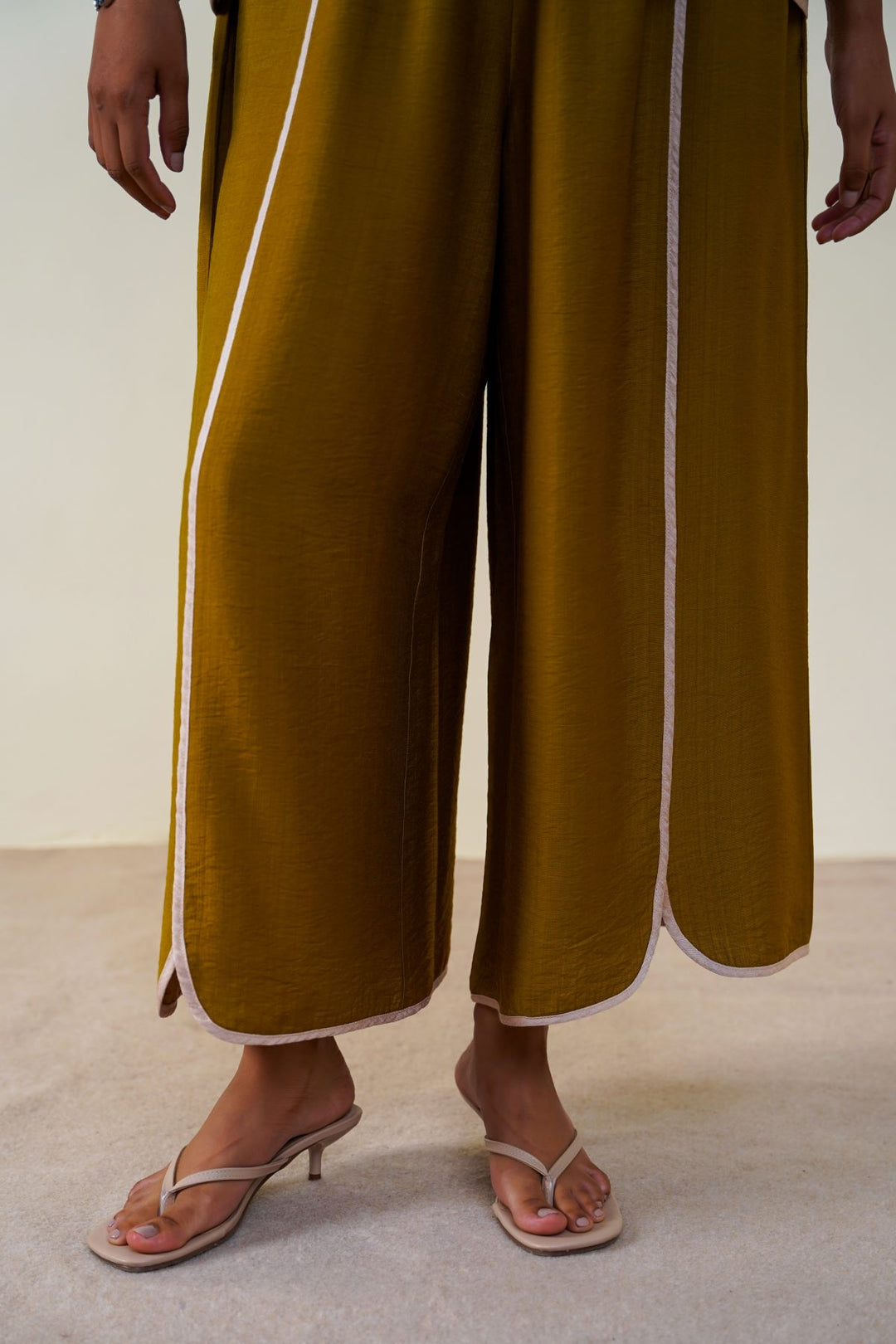 OLIVE CLOVER SILKY CULOTTES
