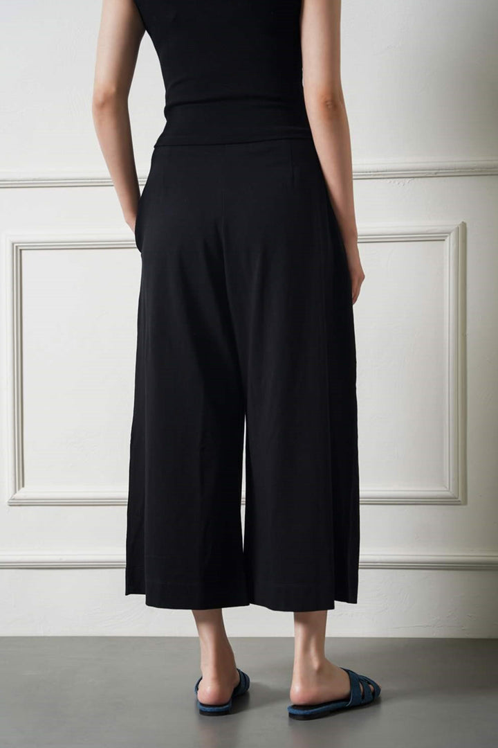 BLACK CROPPED WIDE LEG PANTS