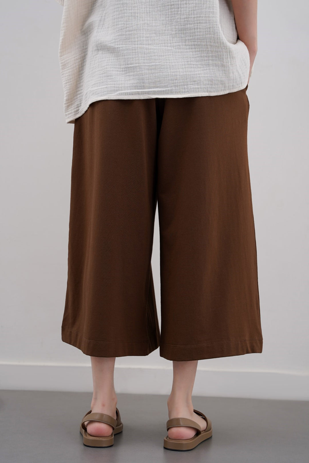 TAUPE CROPPED WIDE LEG PANTS