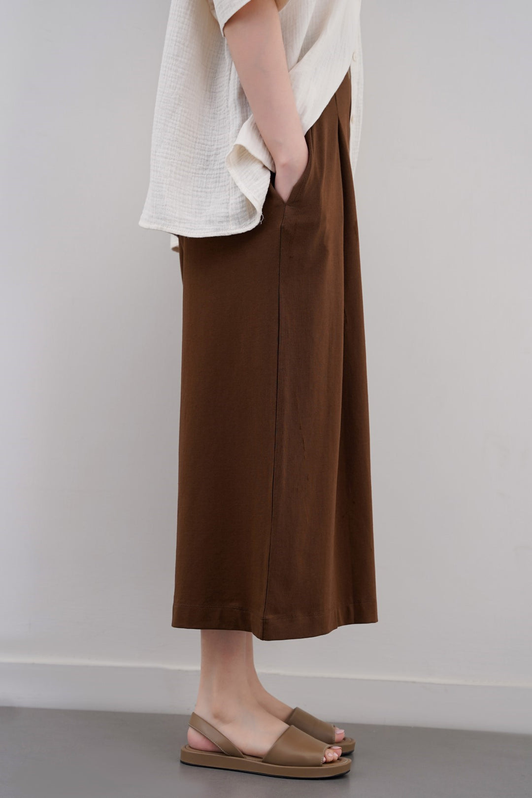 TAUPE CROPPED WIDE LEG PANTS