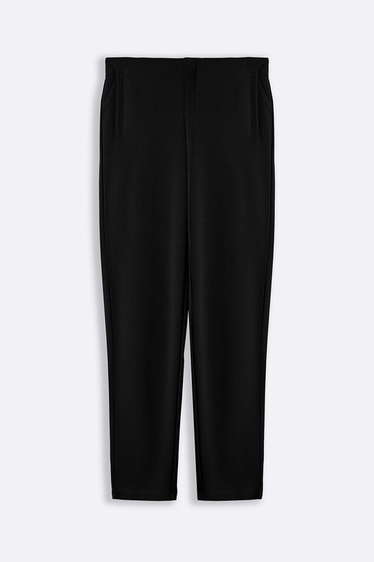 BLACK STRETCHY TAPERED PANTS