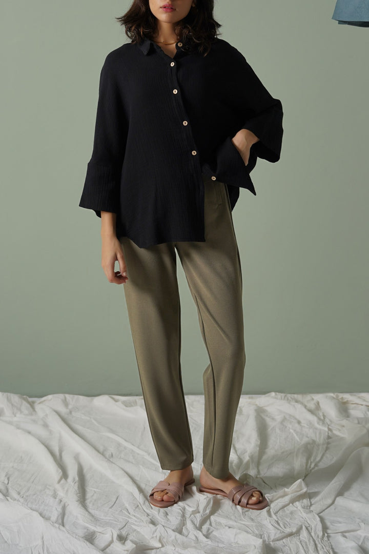 OLIVE STRETCHY TAPERED PANTS