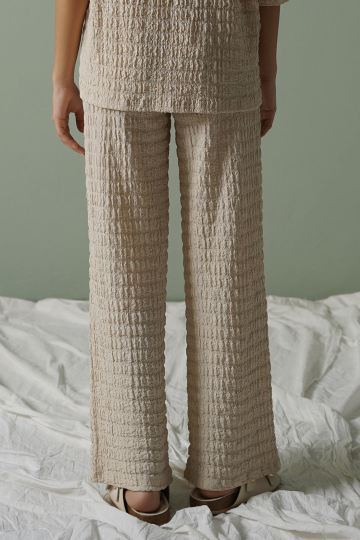 BEIGE BUBBLE CRINKLE PANTS