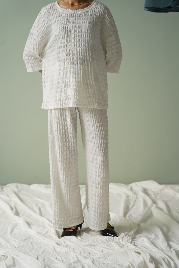WHITE BUBBLE CRINKLE PANTS
