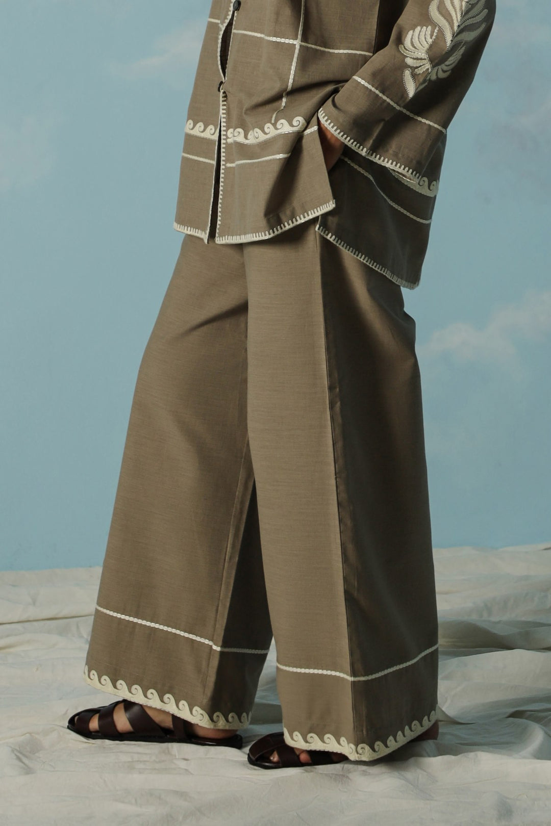 BEIGE DESERT NOON EMBROIDERED PANT