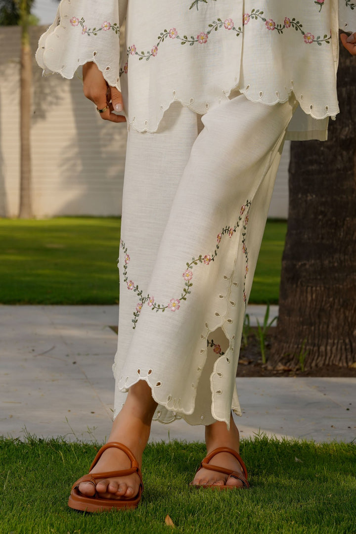 WHITE PEONY EMBROIDERED CULOTTE