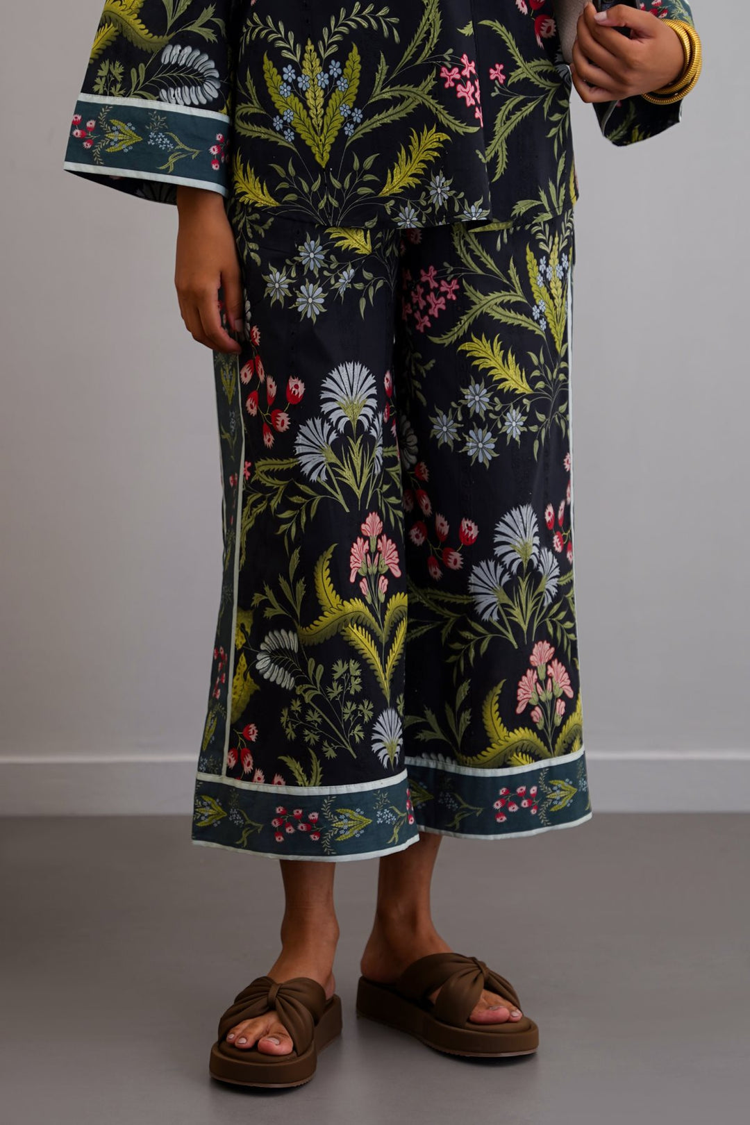 BLACK BOTANICAL EMBROIDERED PANTS