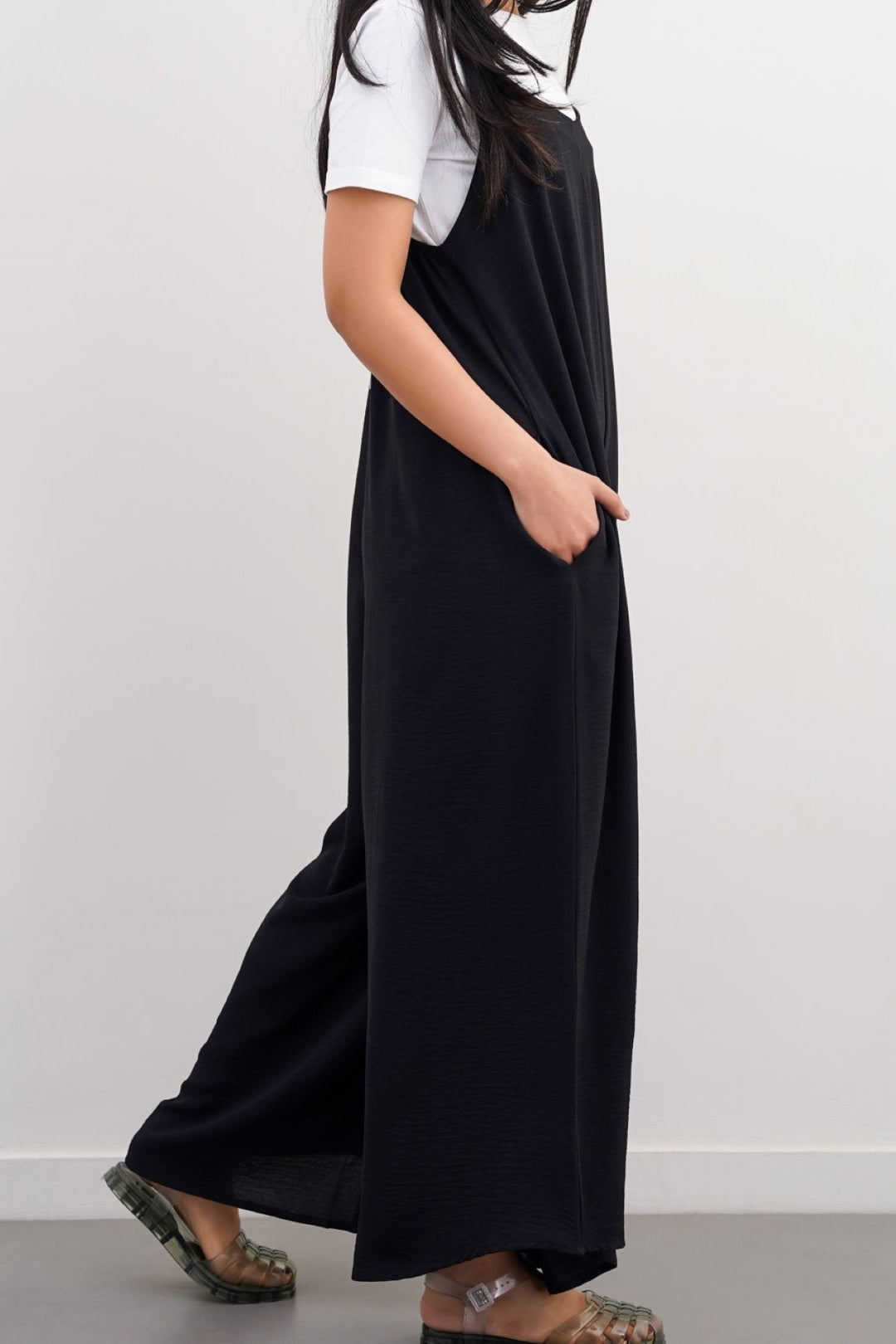 BLACK SLINKY STRETCH JUMPSUIT