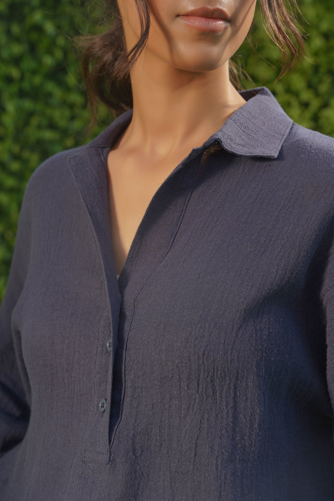 NAVY LINEN HALF PLACKET SHIRT