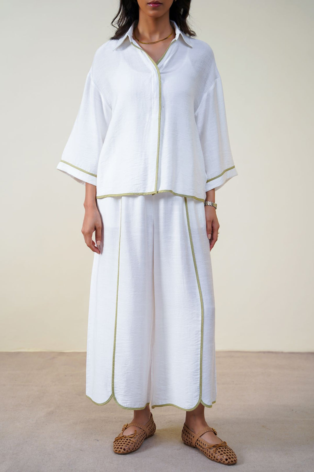 WHITE CLOVER SILKY BLOUSE