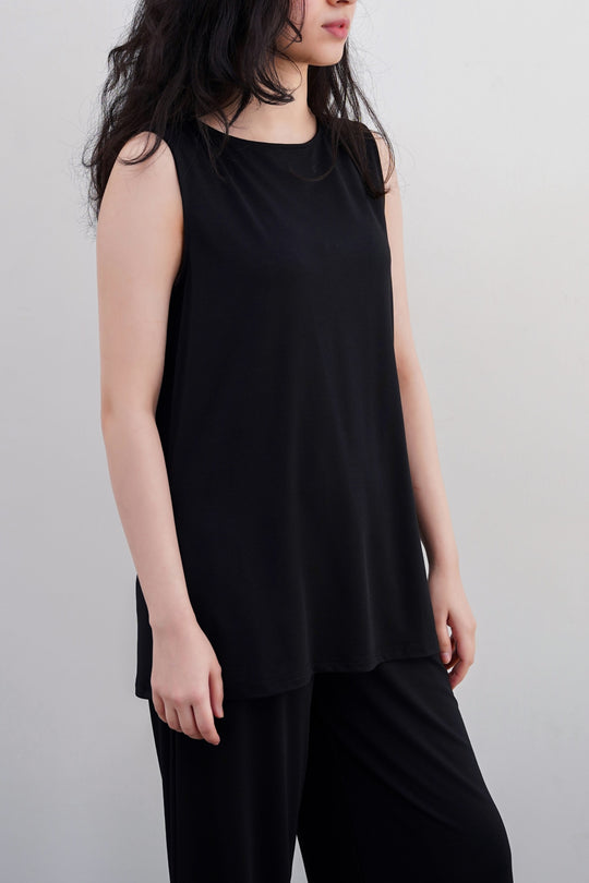 BLACK OFF-DUTY STRETCHY TOP