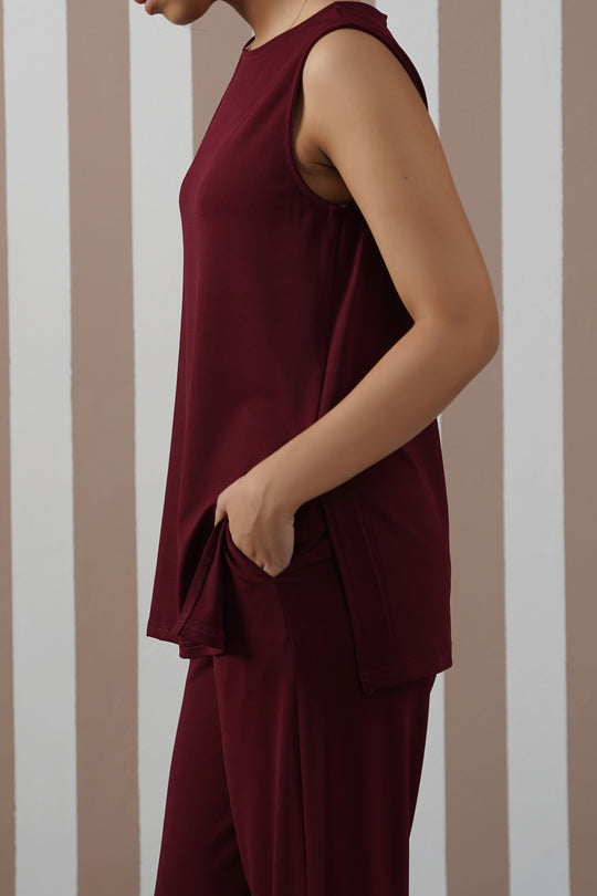 BURGUNDY OFF-DUTY STRETCHY TOP